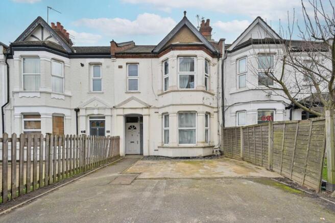 3 bed property, in Station Road HA1, £350,000