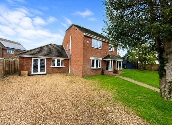 4 bed property, in Kimberwell Close, £575,000