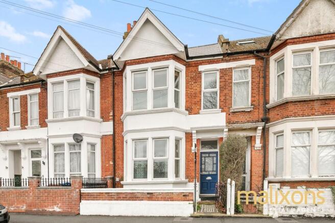 4 bed property, in Gorringe Park Avenue, £700,000