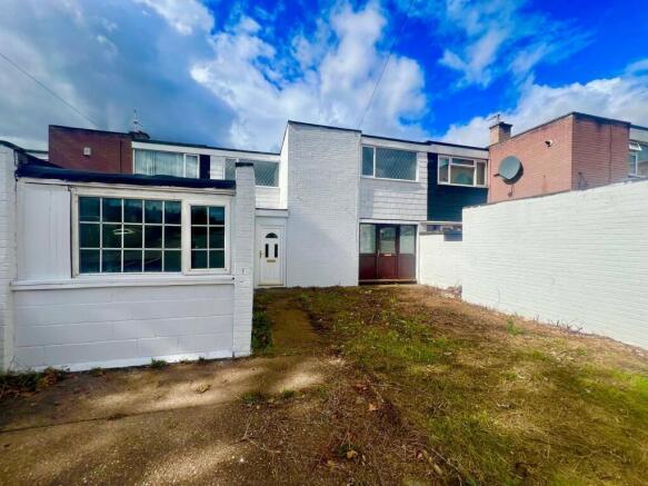 3 bed property, in York Road, £75,000