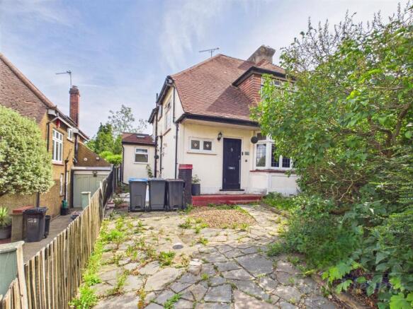4 bed property, in Old Farleigh Road, £575,000