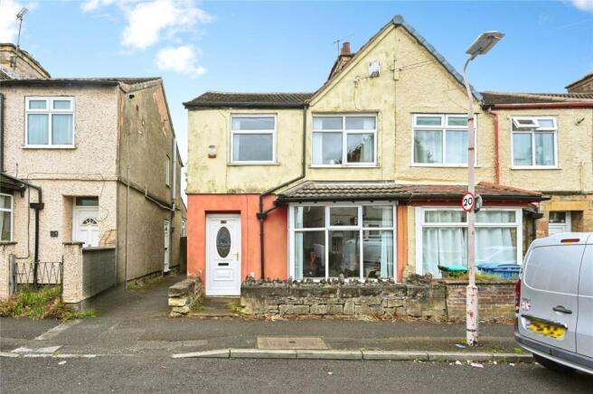 3 bed property, in Somersall Street, £85,000
