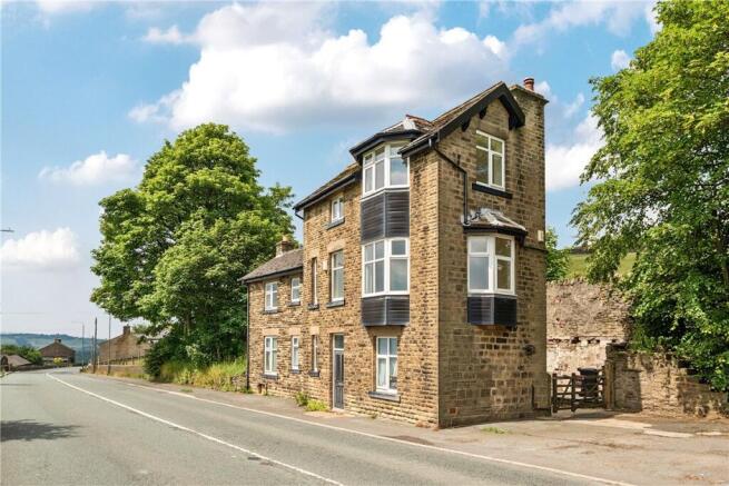 4 bed property, in Woodhead Road, £400,000