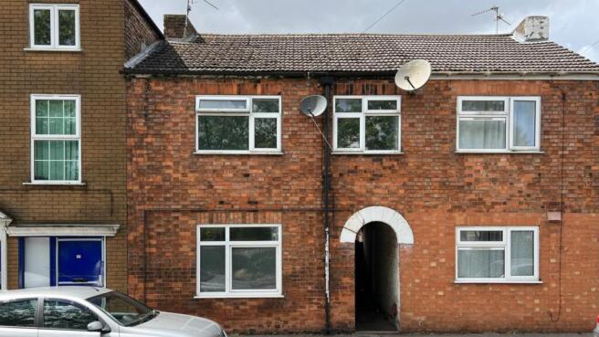 3 bed property, in George Street, £100,000