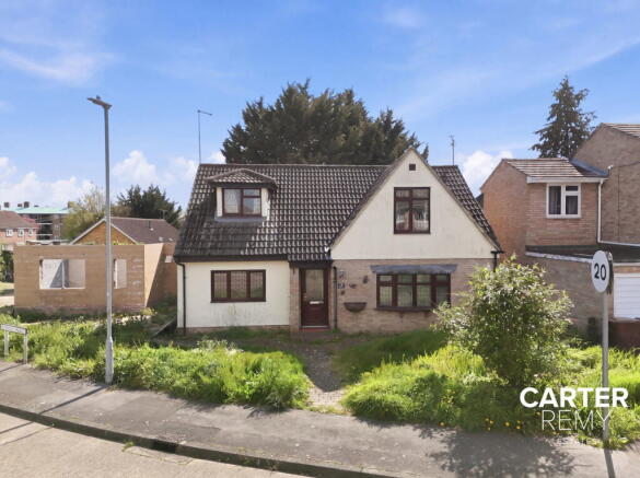 4 bed property, in Berwick Avenue, £525,000