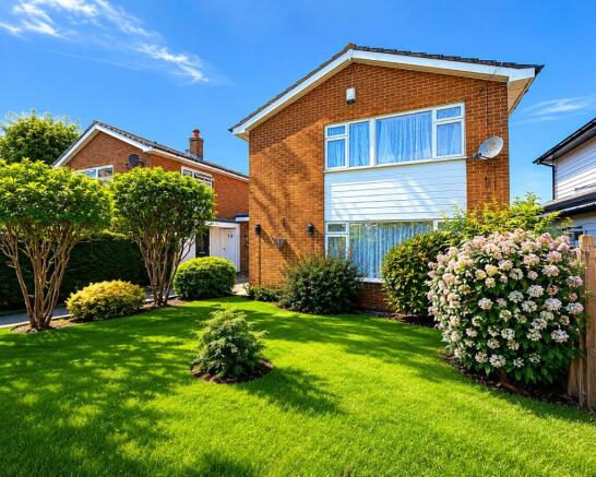 3 bed property, in Goring Way, £400,000