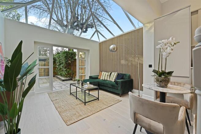 2 bed property, in Grange Park, £635,000