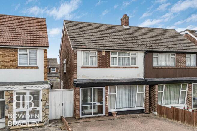 3 bed property, in New North Road, £500,000
