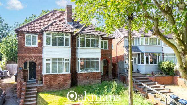 3 bed property, in Broughton Crescent, £250,000