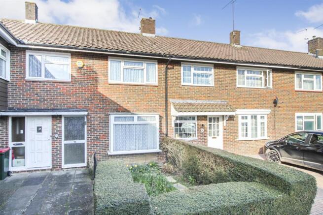 3 bed property, in Dairyfields, £335,000
