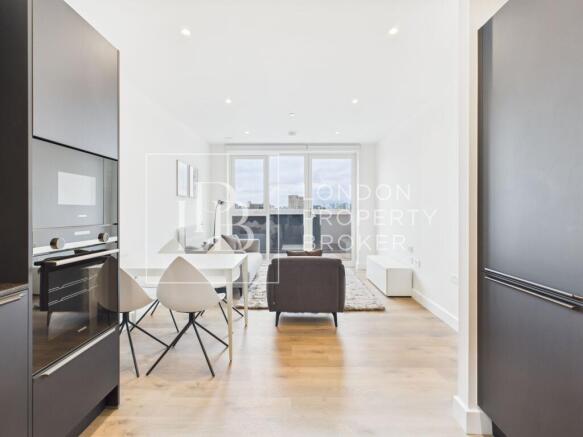 2 bed property, in Kubrick House Lombard Square SE28, £400,000