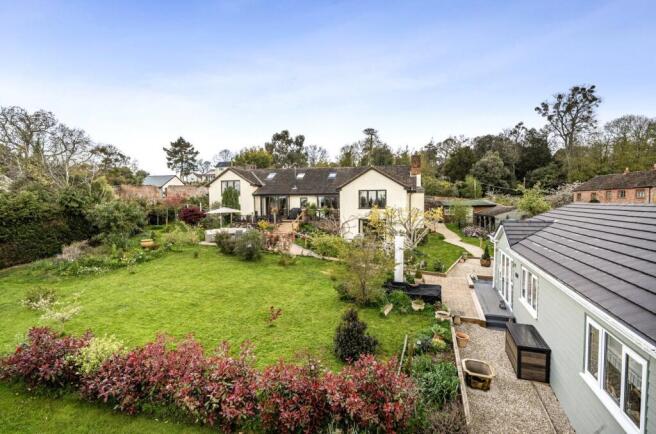 5 bed property, in Church Hill, £1,050,000