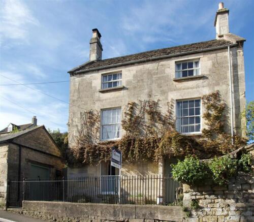 5 bed property, in The Butts, £825,000