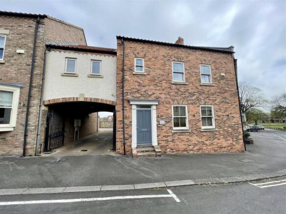4 bed property, in North Terrace, £240,000