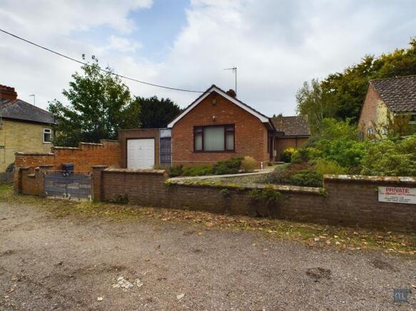 3 bed property, in Abbots Hall Road, £375,000