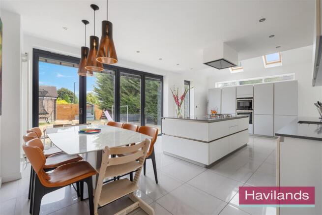 4 bed property, in Hoodcote Gardens, £1,250,000