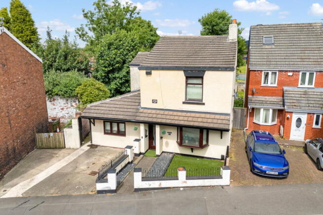 4 bed property, in Walker Lane, £375,000