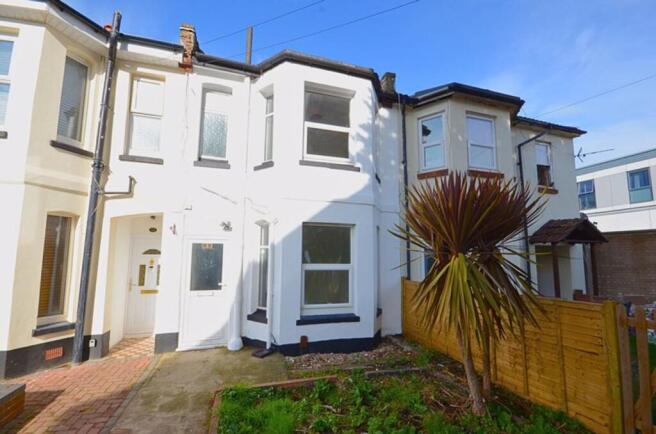 3 bed property, in Carnarvon Road, £230,000