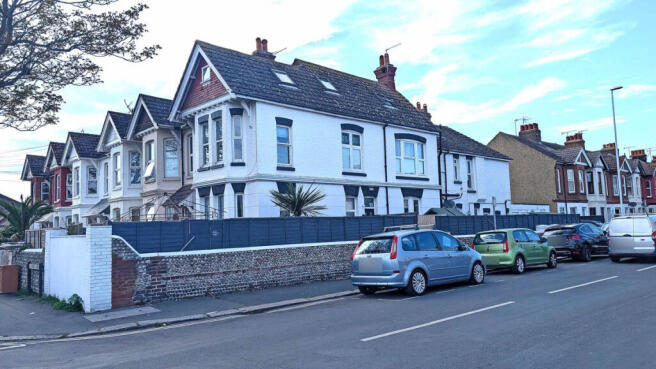 4 bed property, in Church Walk, £480,000