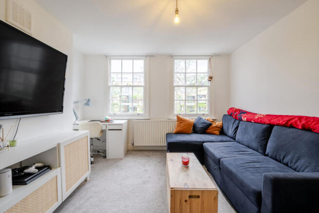 1 bed property, in Queens Road, £275,000