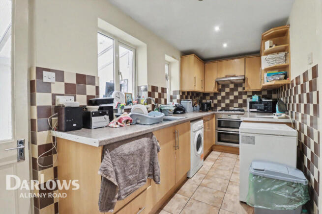 2 bed property, in Meredith Road, £200,000
