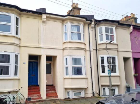 5 bed property, in Brewer Street, £475,000