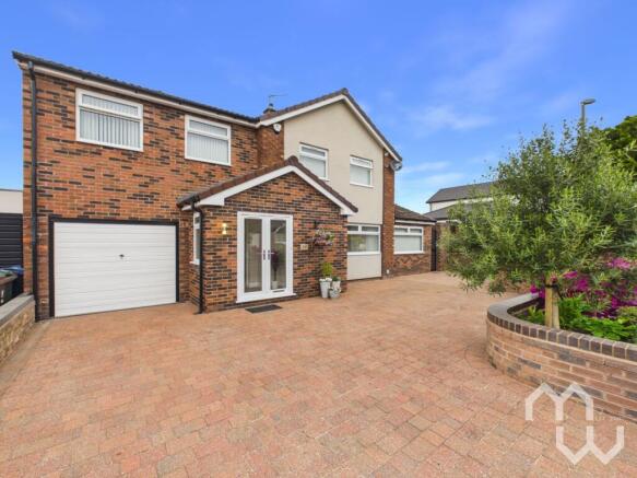 4 bed property, in Perfectly Positioned in Aughton Village, £550,000