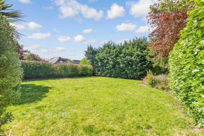 4 bed property, in Heath Road, £650,000