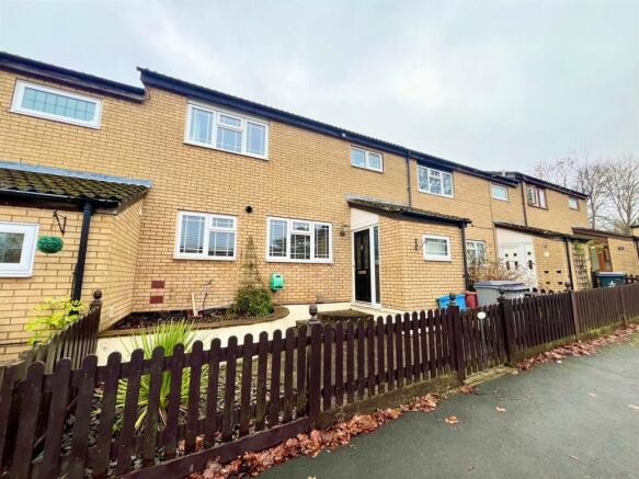 3 bed property, in Braemar Close, £400,000