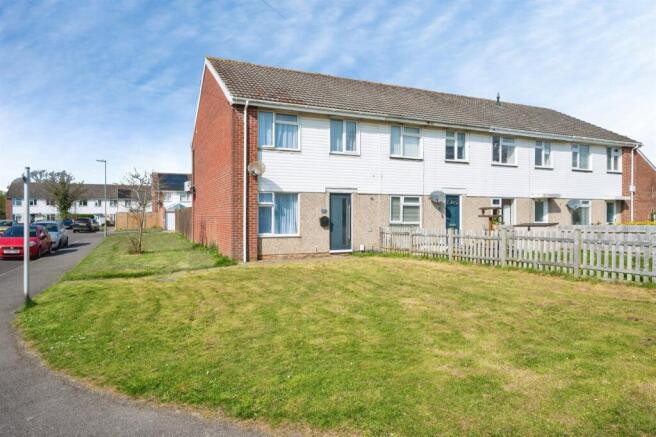 3 bed property, in Northmore Road, £260,000