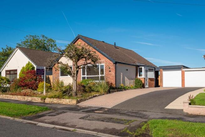 4 bed property, in Milbury Drive, £550,000