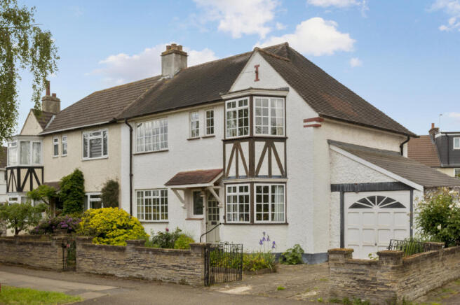 4 bed property, in Burstow Road, £1,000,000