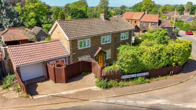 4 bed property, in Setch Road, £465,000
