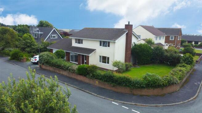 4 bed property, in Faenol Isaf, £330,000