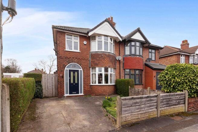 3 bed property, in St. Georges Avenue, £430,000