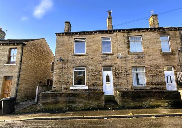 3 bed property, in John Street, £80,000
