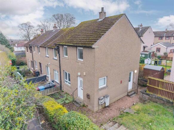 2 bed property, in Mclean Place, £120,000