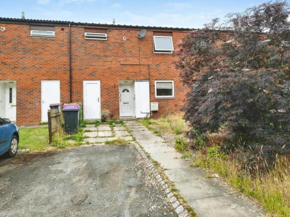 3 bed property, in Withywood Drive, £130,000