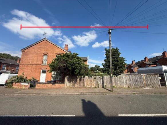 2 bed property, in 46 Woodstock Road, £50,000