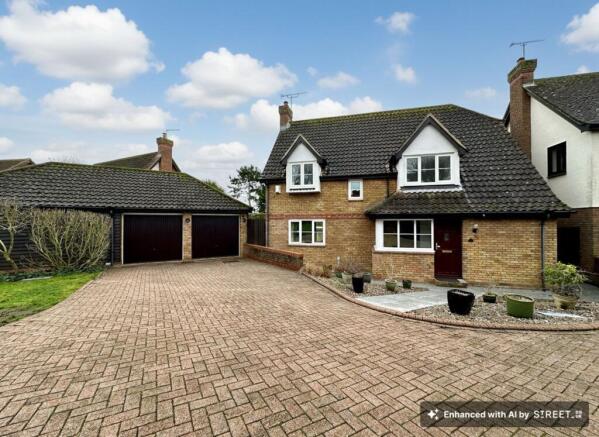 4 bed property, in Coopers Drive, £800,000