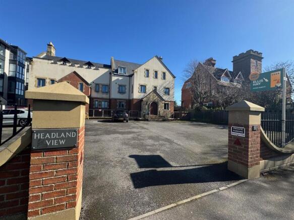 2 bed property, in Filey Road, £145,000
