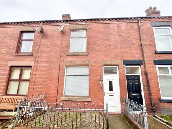 2 bed property, in Fairhurst Street, £110,000