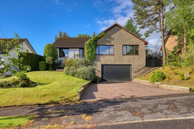 4 bed property, in Moorfoot Way, £510,000