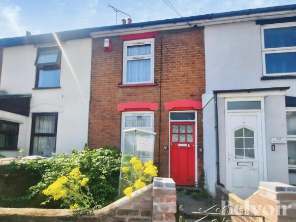 2 bed property, in Bramford Road, £100,000