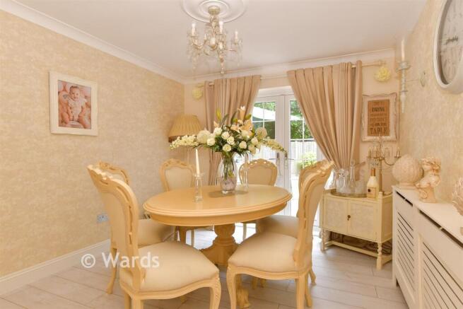 5 bed property, in Lords Wood Close, £850,000