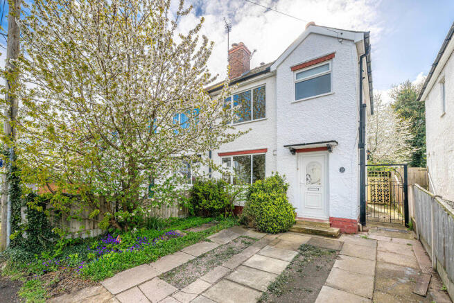 3 bed property, in The Crescent, £239,950