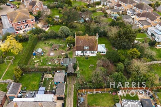 3 bed property, in Blenheim Road, £350,000