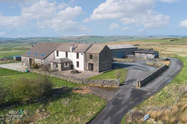 4 bed property, in New Laithe Farm, £675,000