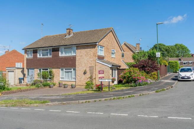 3 bed property, in Priory Way, £425,000