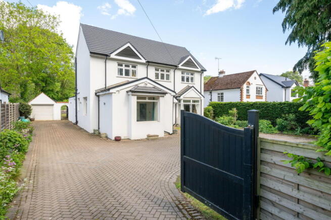 6 bed property, in Codicote Road, £1,100,000